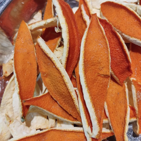 Dried orange peel
