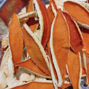 Cortezas de naranja deshidratadas